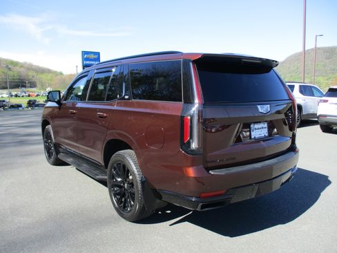 Used 2023 Cadillac Escalade Sport w/ LPO, ONYX Package AWD/4WD image 7