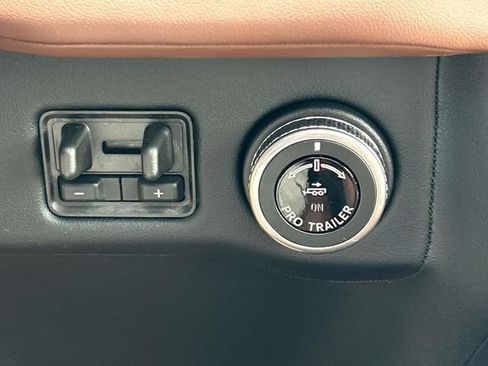 New 2026 Lincoln Navigator L Reserve AWD/4WD image 29