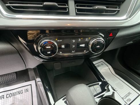 Used 2025 Chevrolet Trax ACTIV w/ Driver Confidence Package image 19