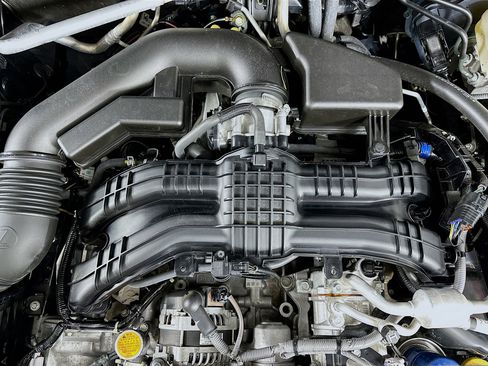 Used 2024 Subaru Crosstrek 2.0i Premium image 32