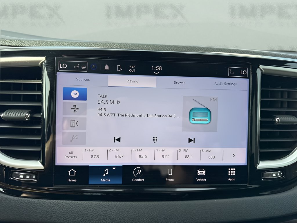 Used 2024 Chrysler Pacifica Touring-L FWD image 21