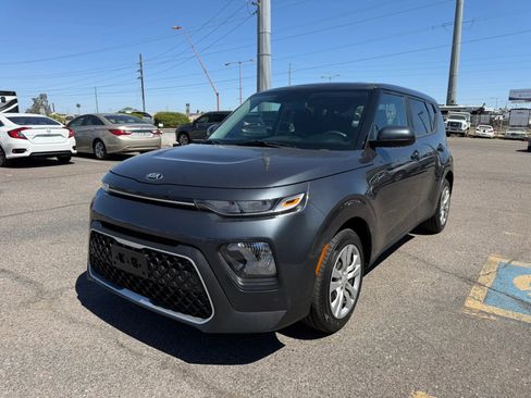 Used 2021 Kia Soul LX image 4