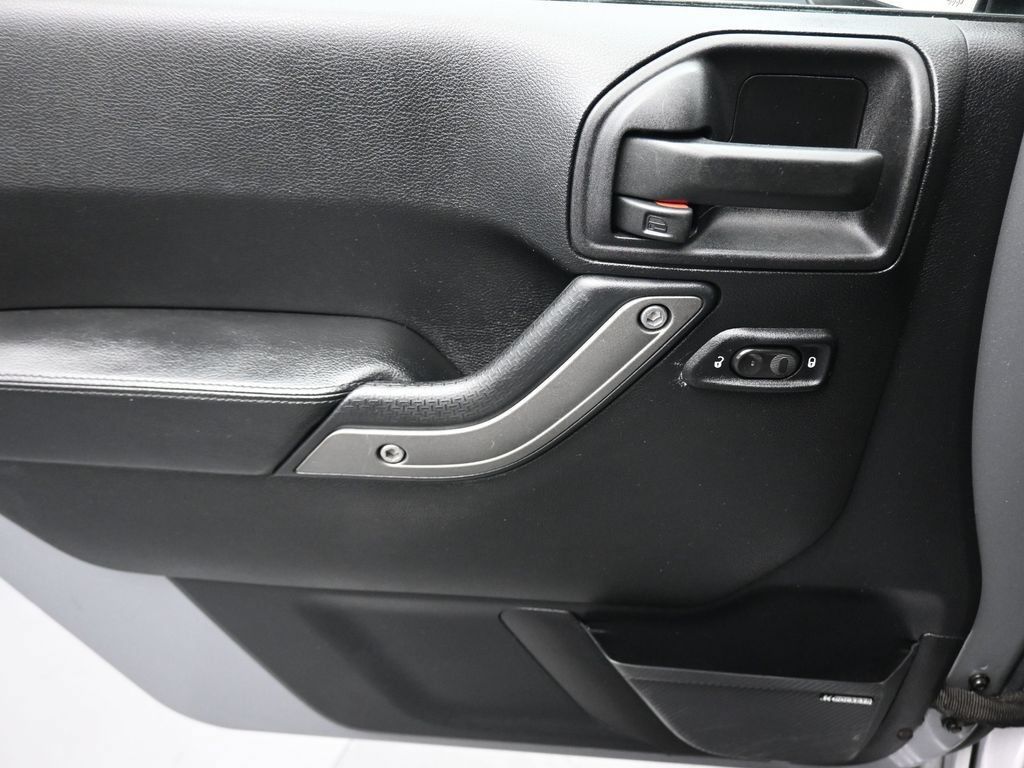Used 2016 Jeep Wrangler Unlimited Sport AWD/4WD image 10