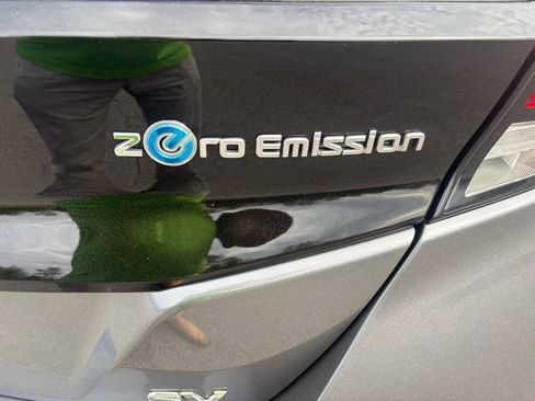 Used 2021 Nissan Leaf SV w/ SV Technology Package image 11