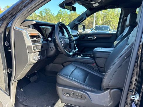 Used 2025 GMC Yukon XL Denali image 22