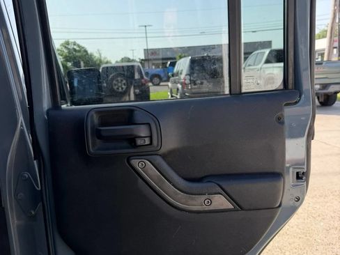 Used 2015 Jeep Wrangler Unlimited Sport w/ Quick Order Package 24S AWD/4WD image 21