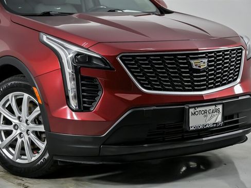Used 2019 Cadillac XT4 Luxury w/ Cold Weather Package AWD/4WD image 2