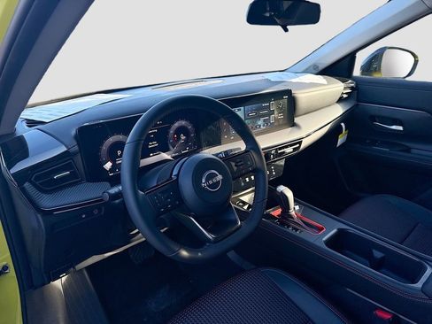 New 2025 Nissan Kicks SR image 2