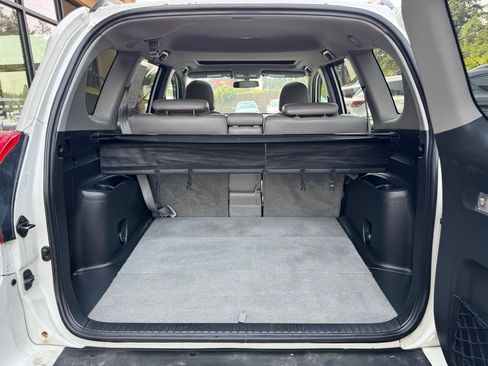Used 2011 Toyota RAV4 Limited AWD/4WD image 18