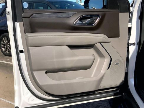 Used 2023 GMC Yukon XL SLT image 20