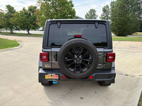 Used 2023 Jeep Wrangler Unlimited Sahara w/ Cold Weather Group AWD/4WD image 8