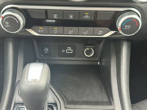 Used 2025 Nissan Sentra S image 25