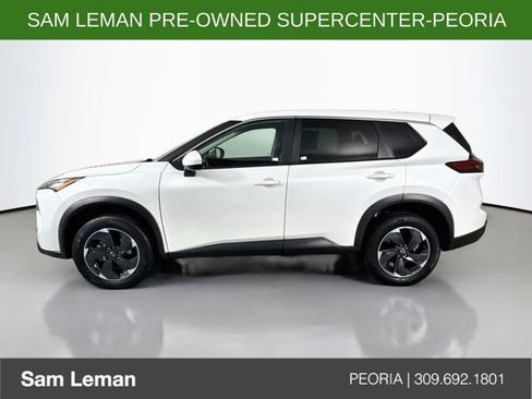 Used 2024 Nissan Rogue SV FWD image 4