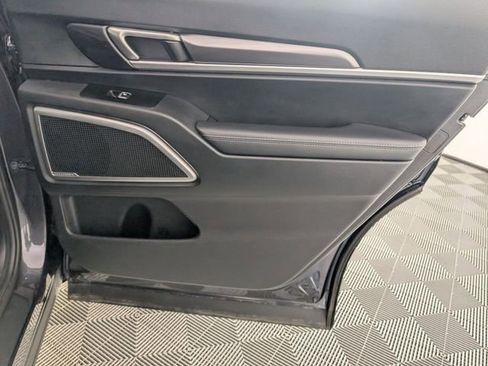 Used 2025 Kia Telluride S image 31