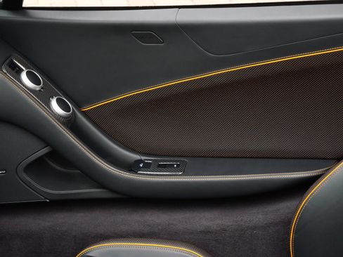 Used 2013 McLaren MP4-12C Spider RWD image 20