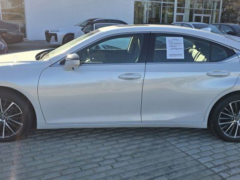 Used 2023 Lexus ES 350 w/ Premium Package image 8