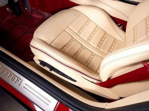 Used 2016 Ferrari F12 Berlinetta image 24