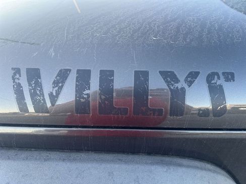 Used 2018 Jeep Wrangler Sport image 11