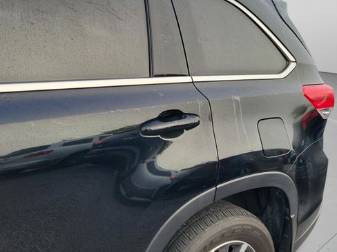 Used 2019 Toyota Highlander XLE image 25