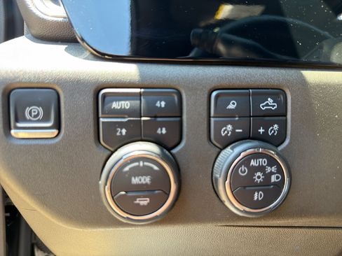 Used 2023 Chevrolet Silverado 1500 LTZ w/ Z71 Off-Road Package AWD/4WD image 34