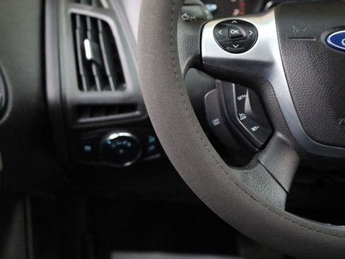Used 2014 Ford Focus SE FWD image 28
