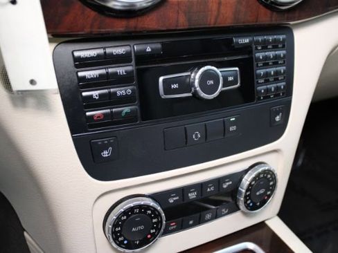 Used 2014 Mercedes-Benz GLK 350 4MATIC image 17