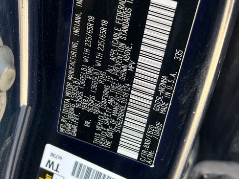 Used 2020 Toyota Highlander XLE image 29