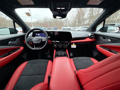 Used 2024 Chevrolet Blazer EV RS image 22