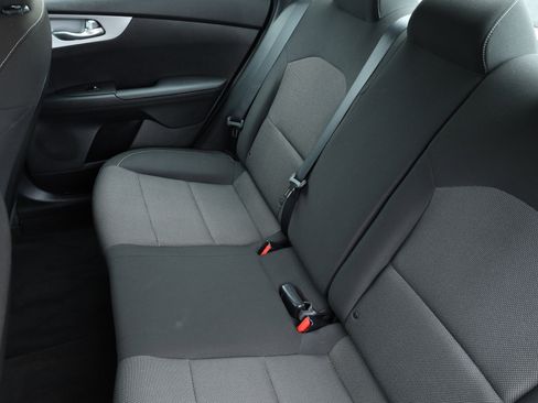 Used 2023 Kia Forte LXS w/ LXS Technology Package image 12