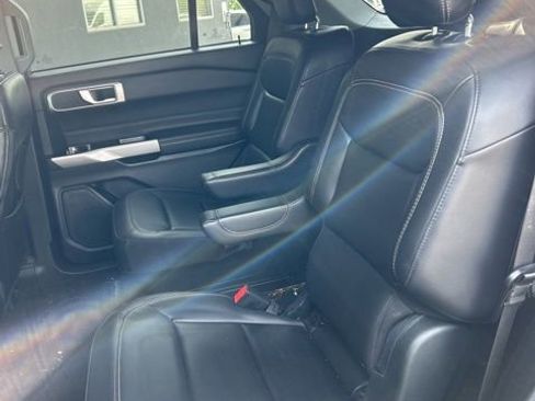 Used 2023 Ford Explorer XLT w/ Equipment Group 202A AWD/4WD image 13