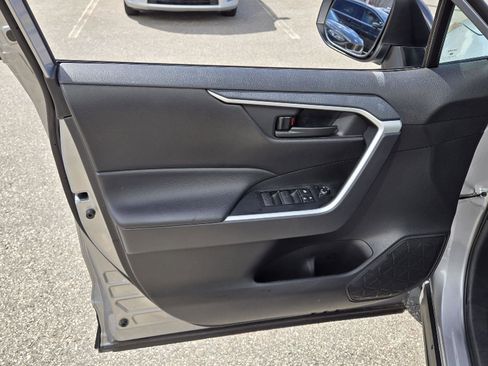 Used 2025 Toyota RAV4 LE image 8