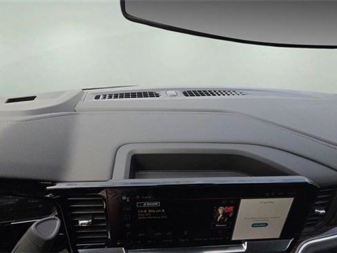 New 2026 GMC Sierra 2500 SLE w/ Preferred Package image 9