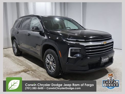 Used 2024 Chevrolet Traverse LT image 1