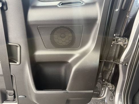 Used 2018 Toyota Tacoma SR5 image 33