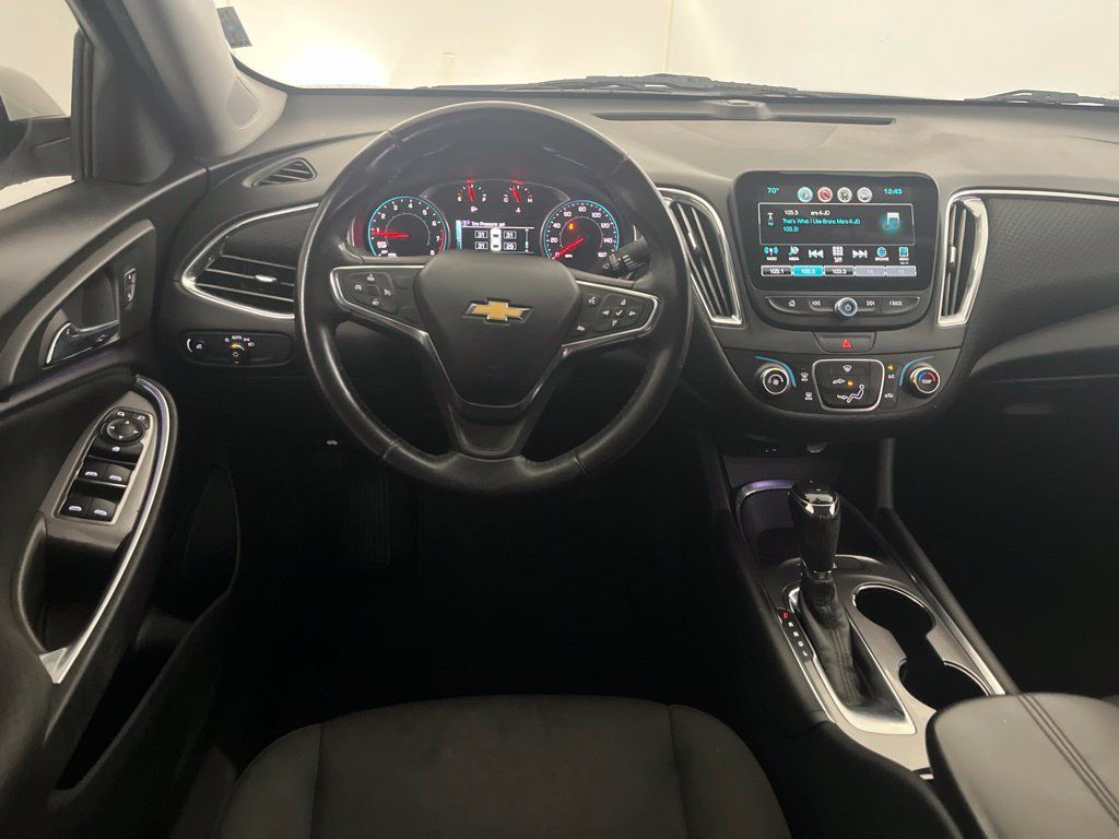 Used 2018 Chevrolet Malibu LT FWD image 30