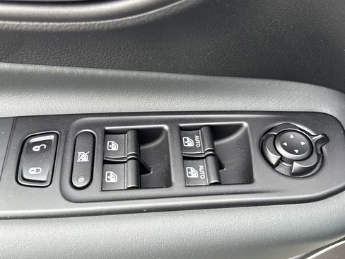 Used 2022 Jeep Renegade Latitude w/ Convenience Group AWD/4WD image 15