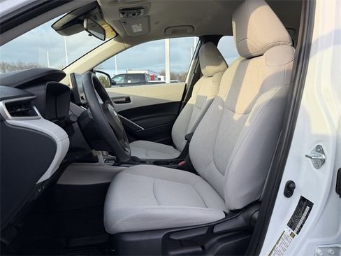 Used 2024 Toyota Corolla Cross L image 14
