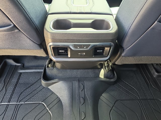 Certified 2022 Chevrolet Silverado 1500 High Country w/ High Country Premium Package AWD/4WD image 11