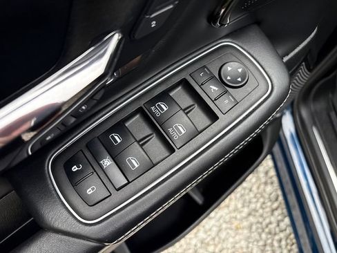 Used 2023 RAM 1500 Limited AWD/4WD image 24