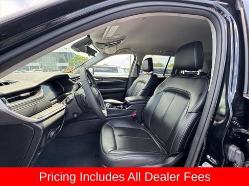 Used 2023 Jeep Grand Cherokee Limited w/ Luxury Tech Group II AWD/4WD image 17
