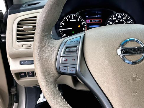 Used 2015 Nissan Altima 2.5 SV w/ Convenience Package FWD image 20