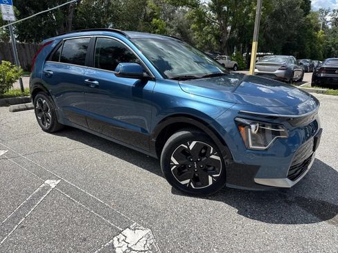 Used 2023 Kia Niro Wind w/ Wind Preserve Package FWD image 6
