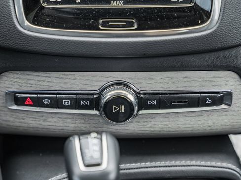 Used 2022 Volvo XC90 T6 Inscription w/ Climate Package image 21