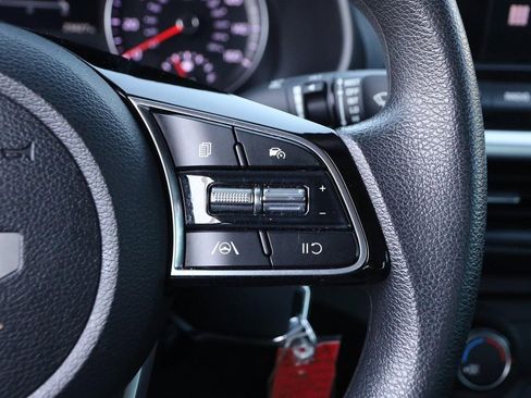 Used 2022 Kia Forte LXS image 12