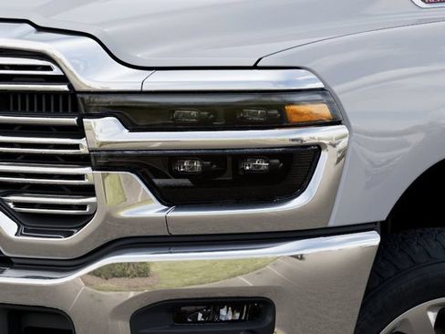 New 2026 RAM 2500 Laramie AWD/4WD image 11