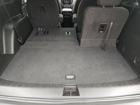 Used 2023 Chevrolet Traverse LT image 18