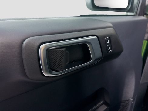 Used 2025 Ford Bronco Badlands AWD/4WD image 18