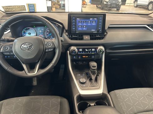 Used 2020 Toyota RAV4 XLE w/ XLE Grade Weather Package AWD/4WD image 7