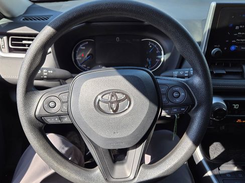Used 2025 Toyota RAV4 LE image 21