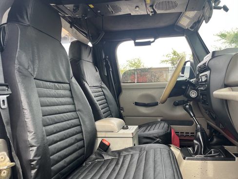 Used 2005 Jeep Wrangler Unlimited image 25